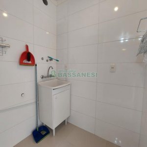 Apartamento, 2 dormitórios, 1 vaga, no bairro Santa Lúcia em Caxias do Sul para Alugar