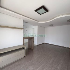 Apartamento com 95m², 2 dormitórios, 2 vagas, no bairro Madureira em Caxias do Sul para Alugar