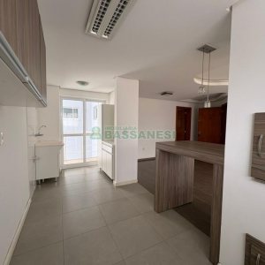 Apartamento com 95m², 2 dormitórios, 2 vagas, no bairro Madureira em Caxias do Sul para Alugar