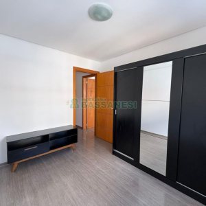 Apartamento com 95m², 2 dormitórios, 2 vagas, no bairro Madureira em Caxias do Sul para Alugar
