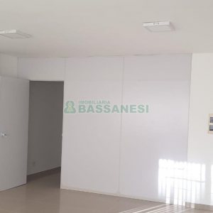 Sala com 44m², 1 vaga, no bairro Pio X em Caxias do Sul para Alugar