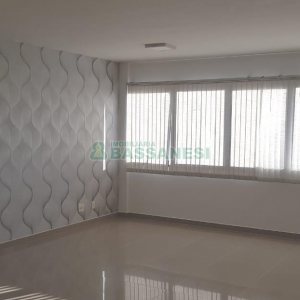 Sala com 44m², 1 vaga, no bairro Pio X em Caxias do Sul para Alugar