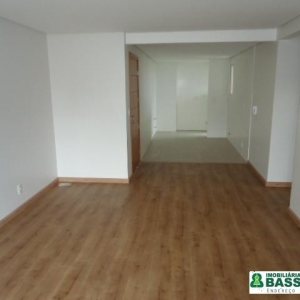 Apartamento com 104m², 3 dormitórios, 2 vagas, no bairro Madureira em Caxias do Sul para Alugar