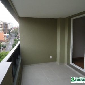Apartamento com 104m², 3 dormitórios, 2 vagas, no bairro Madureira em Caxias do Sul para Alugar
