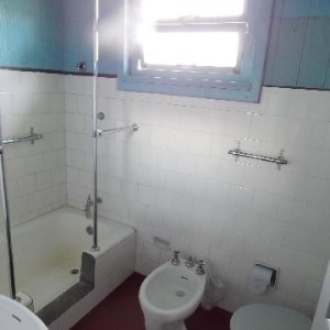 Casa com 200m², 3 dormitórios, 1 vaga, no bairro Rio Branco em Caxias do Sul para Comprar