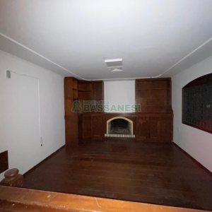 Casa com 386m², 3 dormitórios, 2 vagas, no bairro Cinqüentenário em Caxias do Sul para Comprar