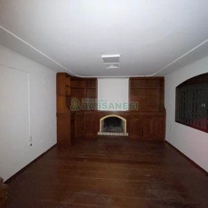 Casa com 386m², 3 dormitórios, 2 vagas, no bairro Cinqüentenário em Caxias do Sul para Comprar