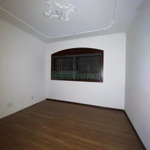 Casa com 386m², 3 dormitórios, 2 vagas, no bairro Cinqüentenário em Caxias do Sul para Comprar