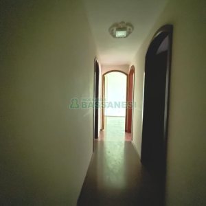 Casa com 386m², 3 dormitórios, 2 vagas, no bairro Cinqüentenário em Caxias do Sul para Comprar