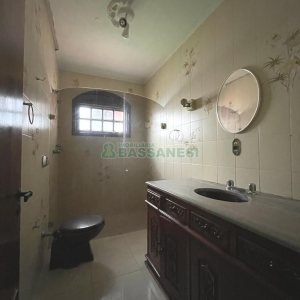 Casa com 386m², 3 dormitórios, 2 vagas, no bairro Cinqüentenário em Caxias do Sul para Comprar