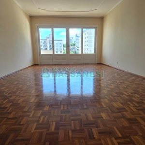 Apartamento com 177m², 4 dormitórios, 1 vaga, no bairro Lourdes em Caxias do Sul para Comprar
