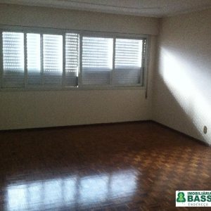 Apartamento, 4 dormitórios, 1 vaga, no bairro Lourdes em Caxias do Sul para Comprar