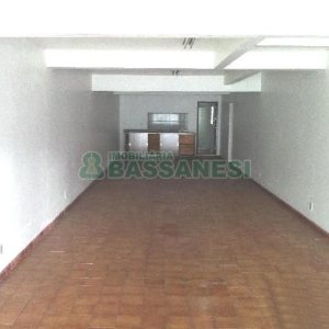 Loja com 180m², no bairro Lourdes em Caxias do Sul para Alugar