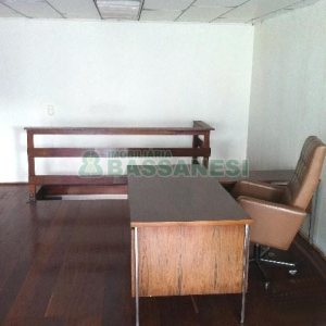 Loja com 180m², no bairro Lourdes em Caxias do Sul para Alugar