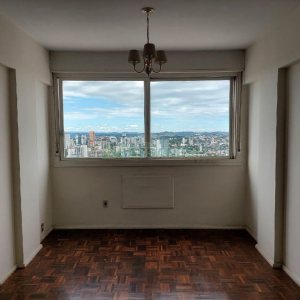 Apartamento com 112m², 2 dormitórios, 1 vaga, no bairro Centro em Caxias do Sul para Comprar