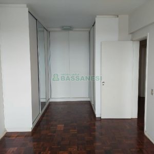 Apartamento com 112m², 2 dormitórios, 1 vaga, no bairro Centro em Caxias do Sul para Comprar