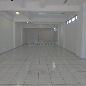 Loja com 170m², no bairro Santa Lúcia em Caxias do Sul para Alugar