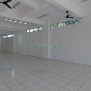 Loja com 170m², no bairro Santa Lúcia em Caxias do Sul para Alugar