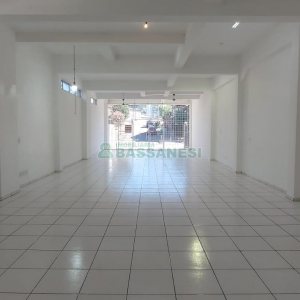 Loja com 170m², no bairro Santa Lúcia em Caxias do Sul para Alugar