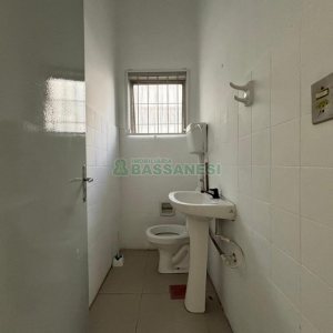 Loja com 254m², 2 vagas, no bairro Centro em Caxias do Sul para Alugar