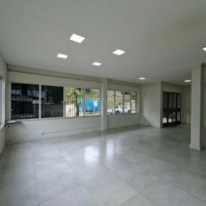 Loja com 153m², no bairro Lourdes em Caxias do Sul para Alugar