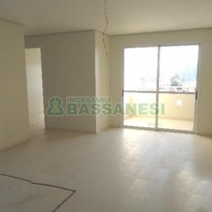 Apartamento com 77m², 2 dormitórios, 1 vaga, no bairro Madureira em Caxias do Sul para Alugar