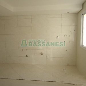 Apartamento com 77m², 2 dormitórios, 1 vaga, no bairro Madureira em Caxias do Sul para Alugar