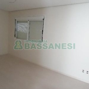 Apartamento com 77m², 2 dormitórios, 1 vaga, no bairro Madureira em Caxias do Sul para Alugar