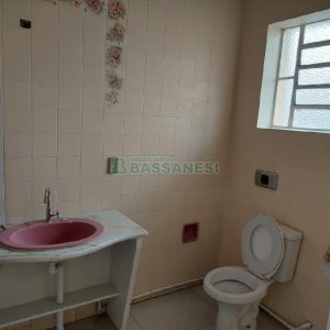 Casa Comercial com 270m², 3 dormitórios, 3 vagas, no bairro Centro em Caxias do Sul para Alugar