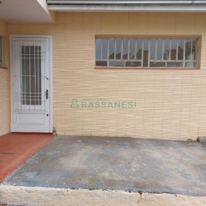 Casa Comercial com 270m², 3 dormitórios, 3 vagas, no bairro Centro em Caxias do Sul para Alugar