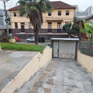 Casa Comercial com 270m², 3 dormitórios, 3 vagas, no bairro Centro em Caxias do Sul para Alugar
