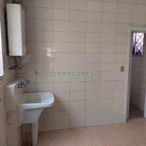 Casa Comercial com 270m², 3 dormitórios, 3 vagas, no bairro Centro em Caxias do Sul para Alugar