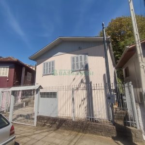 Casa com 95m², 3 dormitórios, 1 vaga, no bairro Rio Branco em Caxias do Sul para Comprar