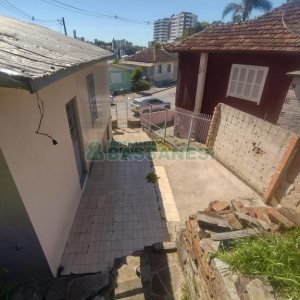 Casa com 95m², 3 dormitórios, 1 vaga, no bairro Rio Branco em Caxias do Sul para Comprar
