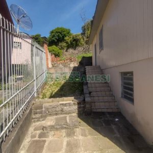 Casa com 95m², 3 dormitórios, 1 vaga, no bairro Rio Branco em Caxias do Sul para Comprar