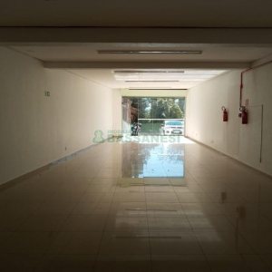 Loja com 204m², 1 vaga, no bairro Madureira em Caxias do Sul para Comprar
