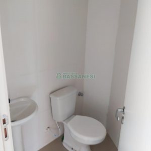 Loja com 204m², 1 vaga, no bairro Madureira em Caxias do Sul para Comprar