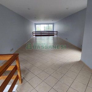 Loja com 130m², no bairro Lourdes em Caxias do Sul para Alugar