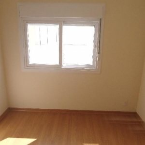 Apartamento com 74m², 2 dormitórios, 2 vagas, no bairro Madureira em Caxias do Sul para Alugar