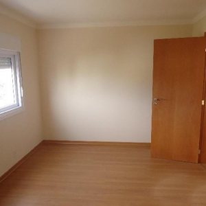 Apartamento com 74m², 2 dormitórios, 2 vagas, no bairro Madureira em Caxias do Sul para Alugar