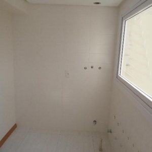 Apartamento com 74m², 2 dormitórios, 2 vagas, no bairro Madureira em Caxias do Sul para Alugar
