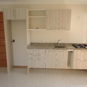 Apartamento com 74m², 2 dormitórios, 2 vagas, no bairro Madureira em Caxias do Sul para Alugar
