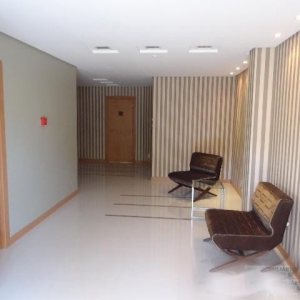 Apartamento com 74m², 2 dormitórios, 2 vagas, no bairro Madureira em Caxias do Sul para Alugar