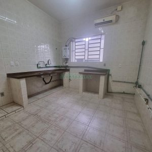 Casa Comercial com 142m², no bairro São Pelegrino em Caxias do Sul para Alugar