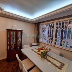 Apartamento com 110m², 2 dormitórios, 2 vagas, no bairro Centro em Caxias do Sul para Comprar
