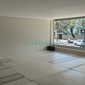 Loja com 210m², no bairro Pio X em Caxias do Sul para Alugar