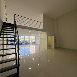 Loja com 300m², no bairro Pio X em Caxias do Sul para Alugar