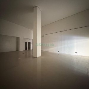 Loja com 300m², no bairro Pio X em Caxias do Sul para Alugar