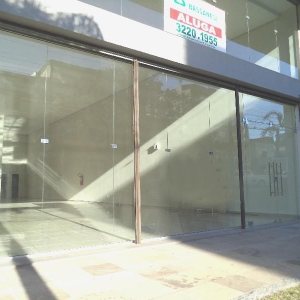 Loja com 210m², no bairro Pio X em Caxias do Sul para Alugar