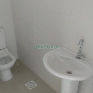 Loja com 312m², no bairro Pio X em Caxias do Sul para Alugar